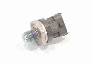 Датчик тиску палива в Common Rail рейці/ паливній рампі, планці Renault Megane 8200576683 0281002836 170721 фото