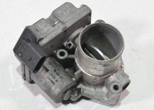 Дросельна заслонка Renault Megane 8200471660 128429 фото