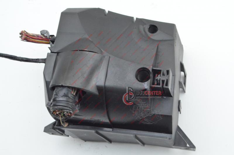Корпус блока предохранителей Renault Trafic 8200046401 67715 фото
