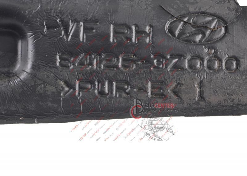 Ущільнювач крила правого Hyundai I 40 84126-3Z000 130496 фото